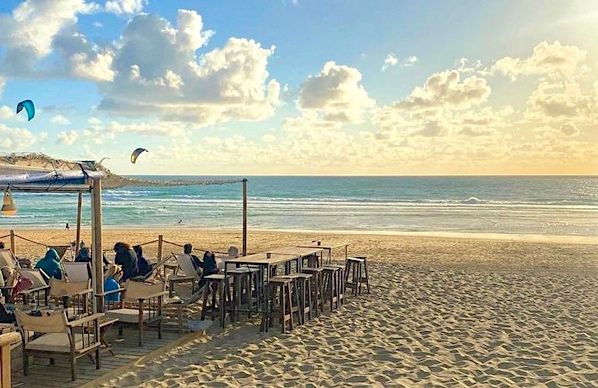 FERMETURES CONTESTÉES – Les cabanes de plage font de la résistance dans les Landes